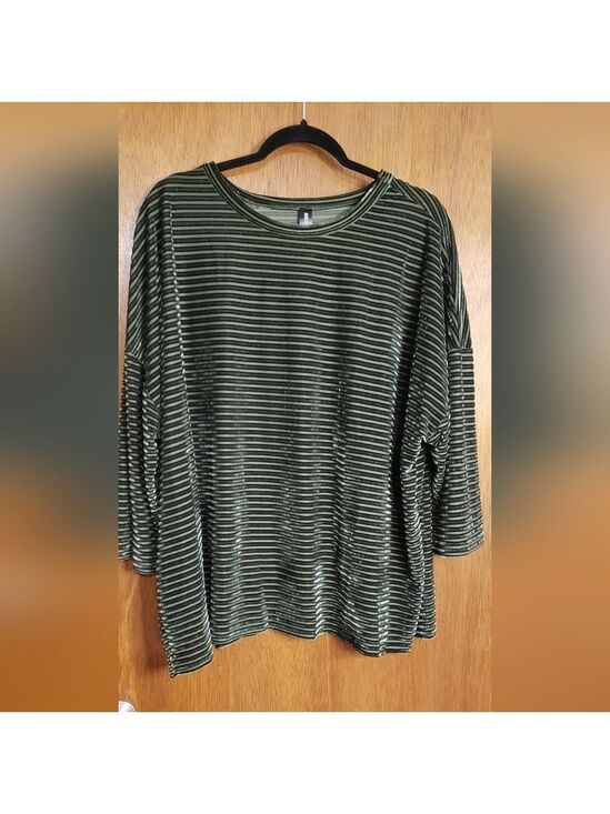 Agnes & Dora Tops - Agnes & Dora Olive Green Striped Velvet 3/4 Sleeve Top